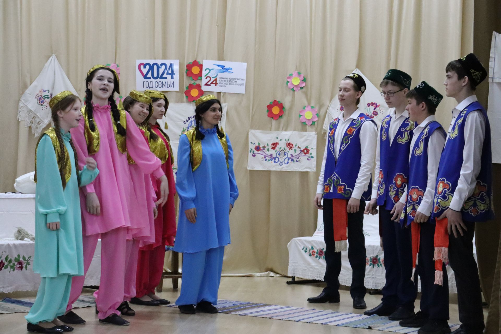 Алпар авылында “Милли хәзинә” дип исемләнгән фолк-батл үтте