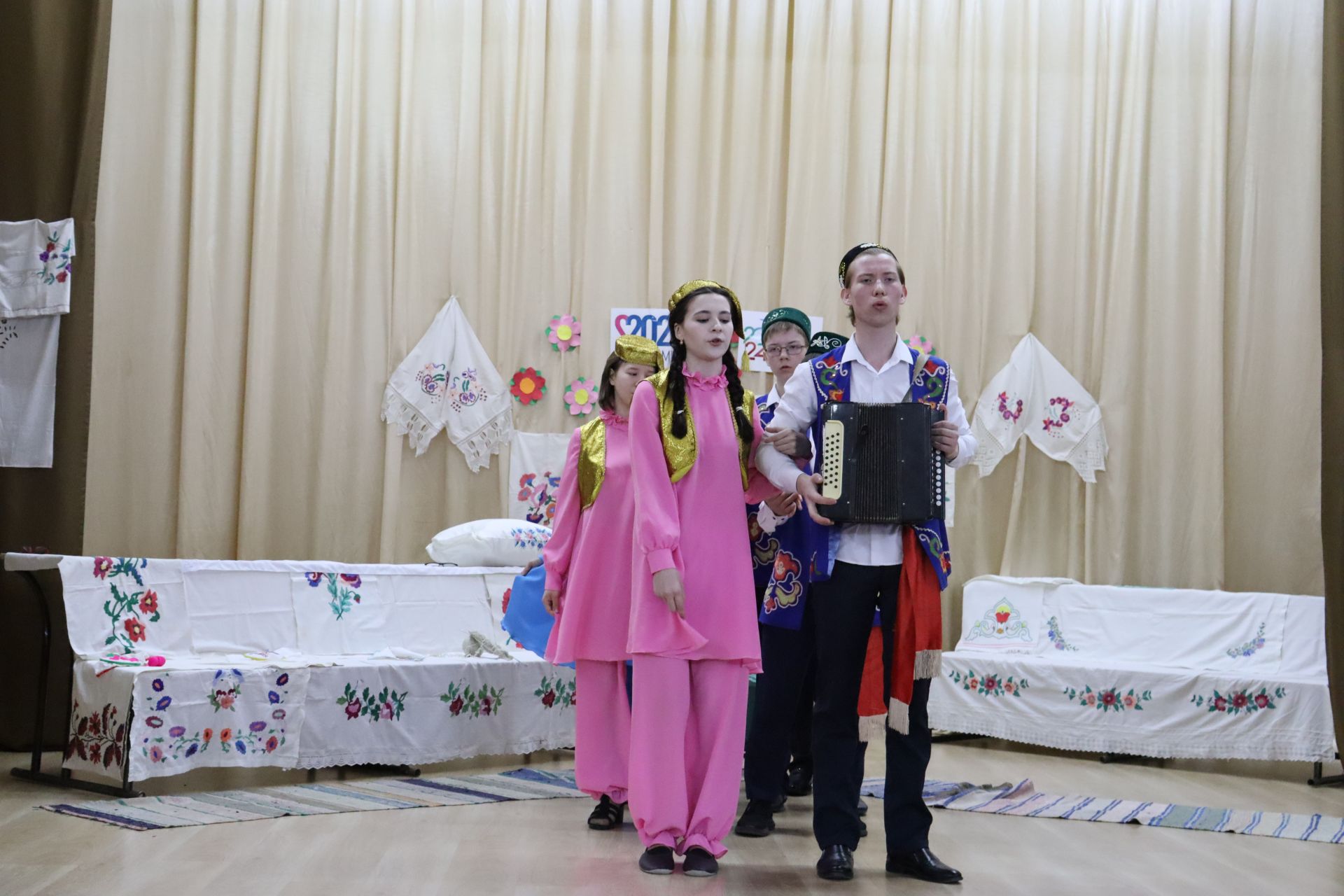 Алпар авылында “Милли хәзинә” дип исемләнгән фолк-батл үтте