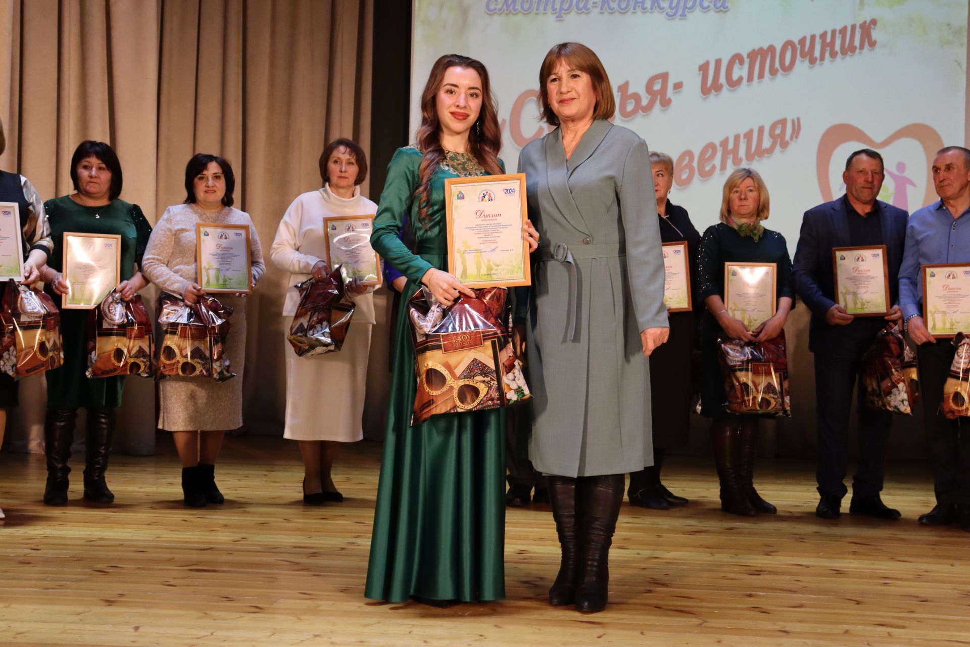 “Гаилә илһам чыганагы” дип исемләнгән зур концерт үтте