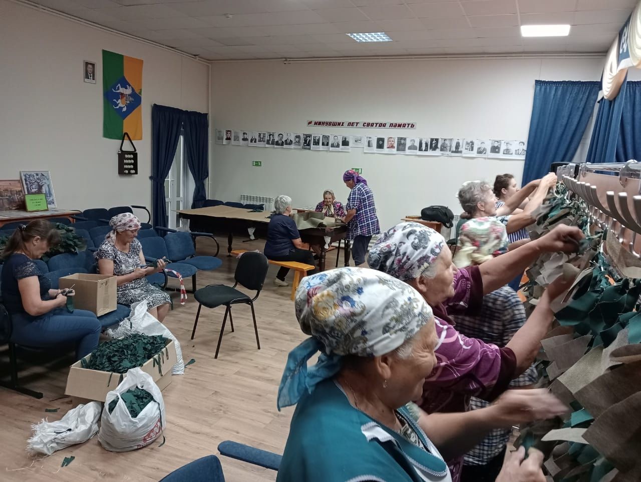 Жители села Старые Матаки оказывают помощь солдатам