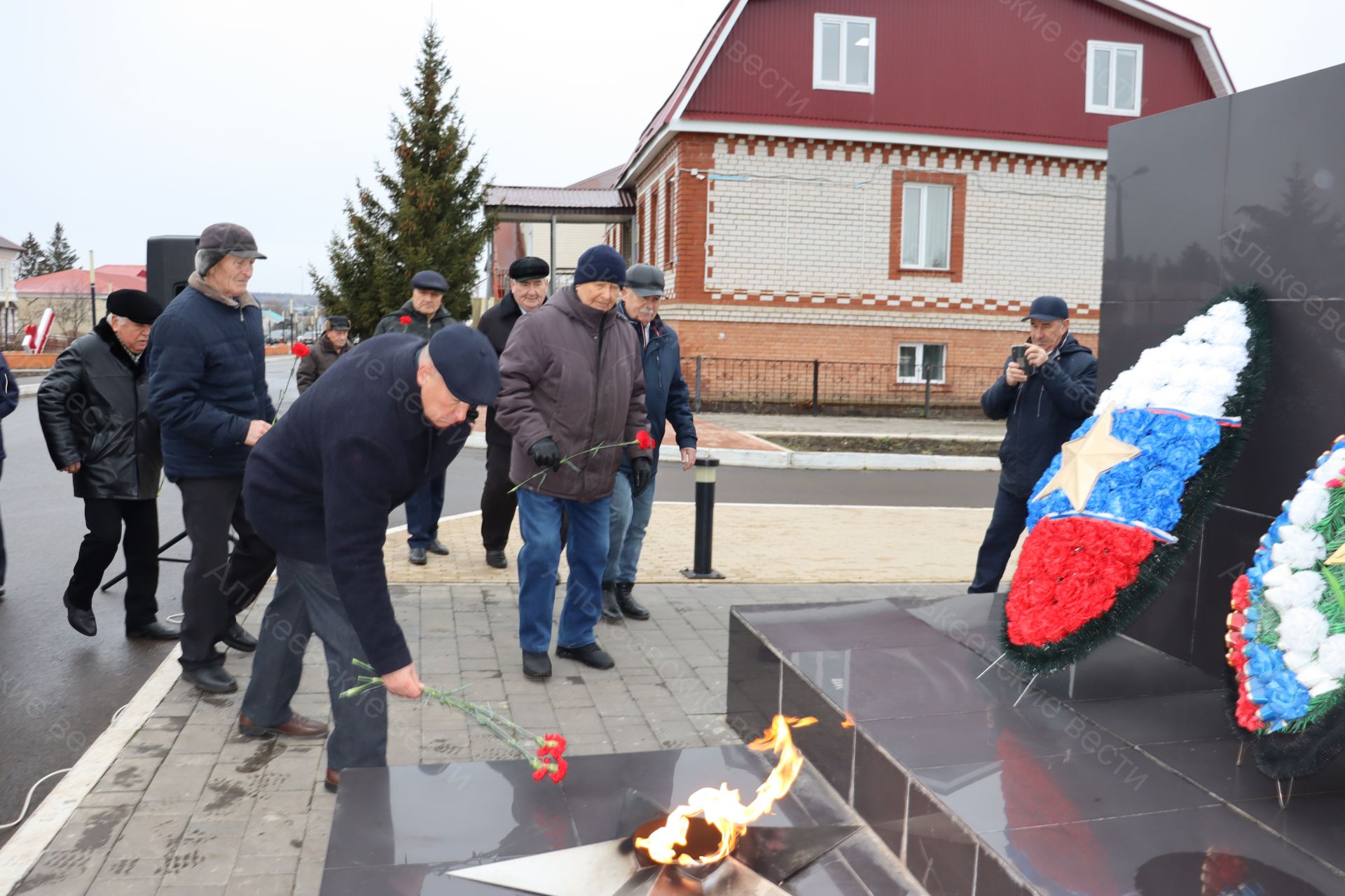 Әлки районында Билгесез солдат көненә багышланган митинг узды