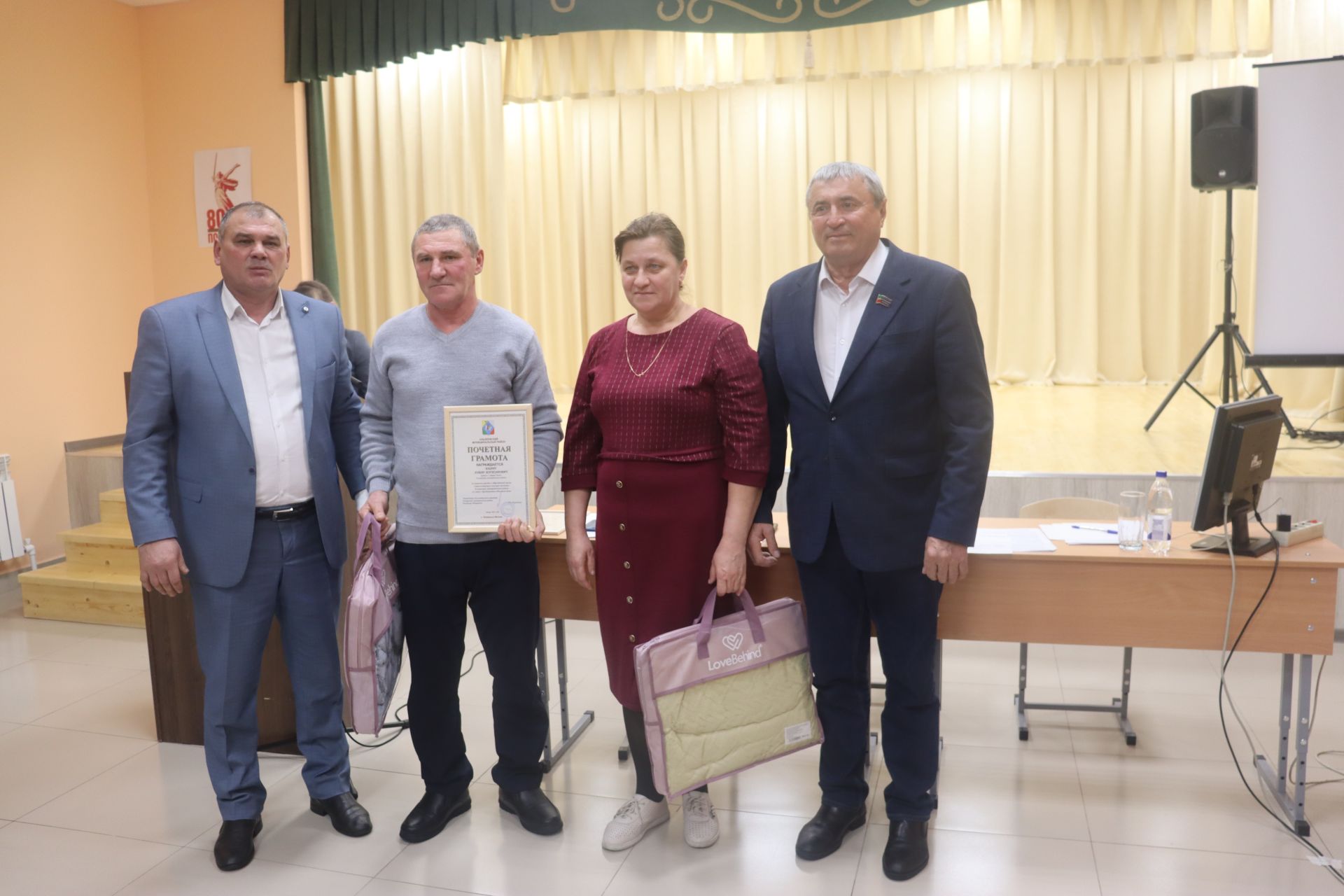 Рәшит Мусин Иске Чаллы авыл җирлеге халкы белән уртак тел табуга ирешкән
