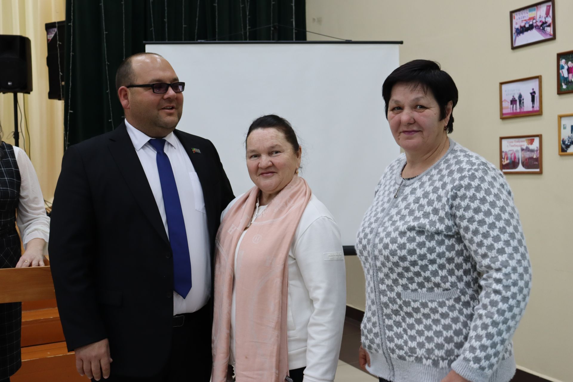 Рәмзил Әхмәдиев Ташбилге авыл җирлегендә 2024 елда башкарылган эшләре буенча халык алдында хисап тотты