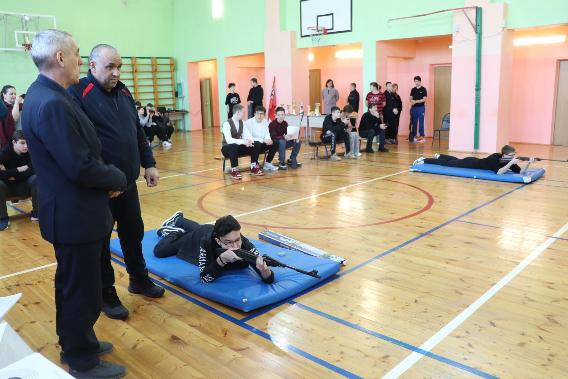 В гимназии имени Наби Даули прошли соревнования по стрельбе из пневматической винтовки
