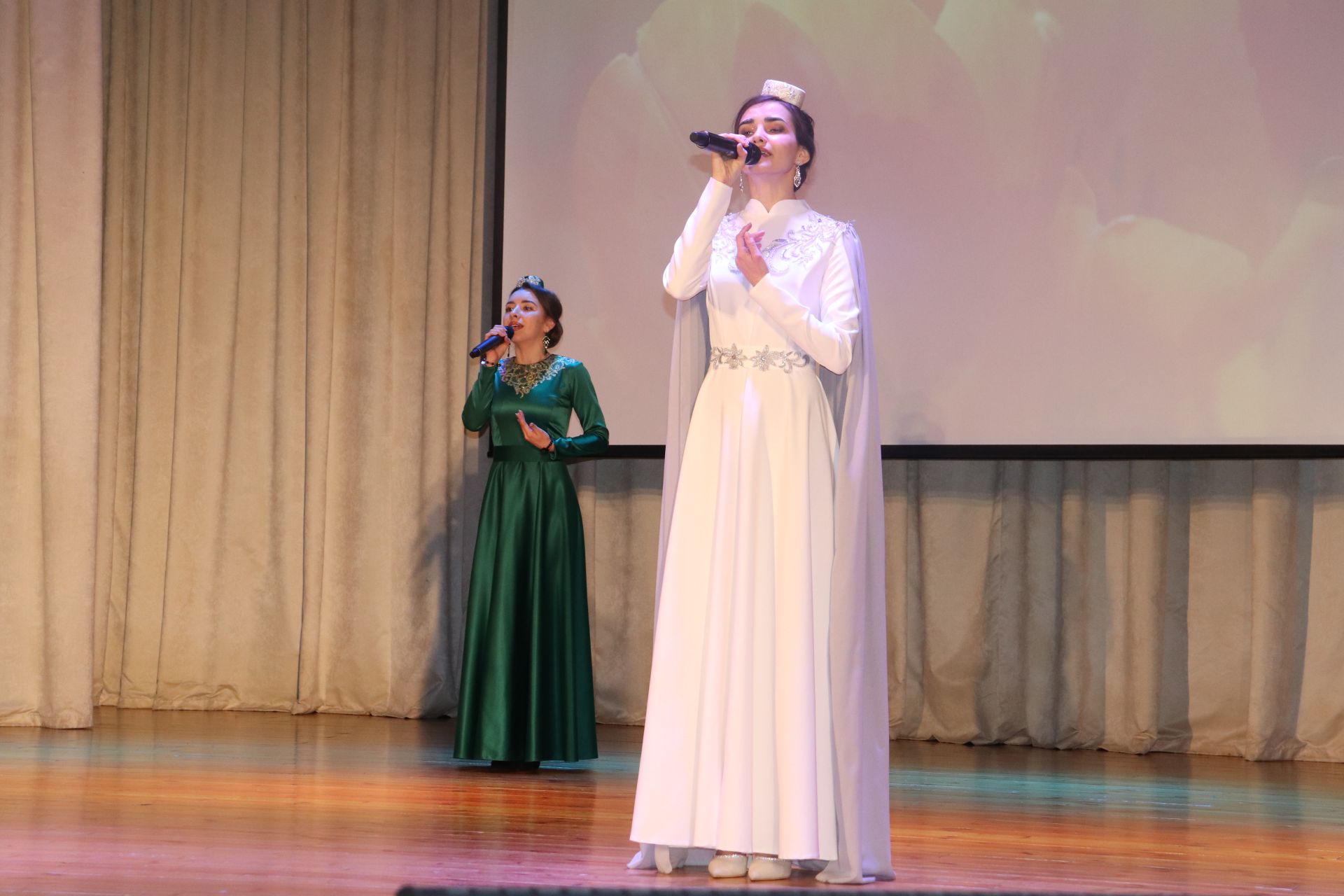 Әлки район мәдәният йортына төбәгебезнең гүзәл хатын-кызлары чакырылды