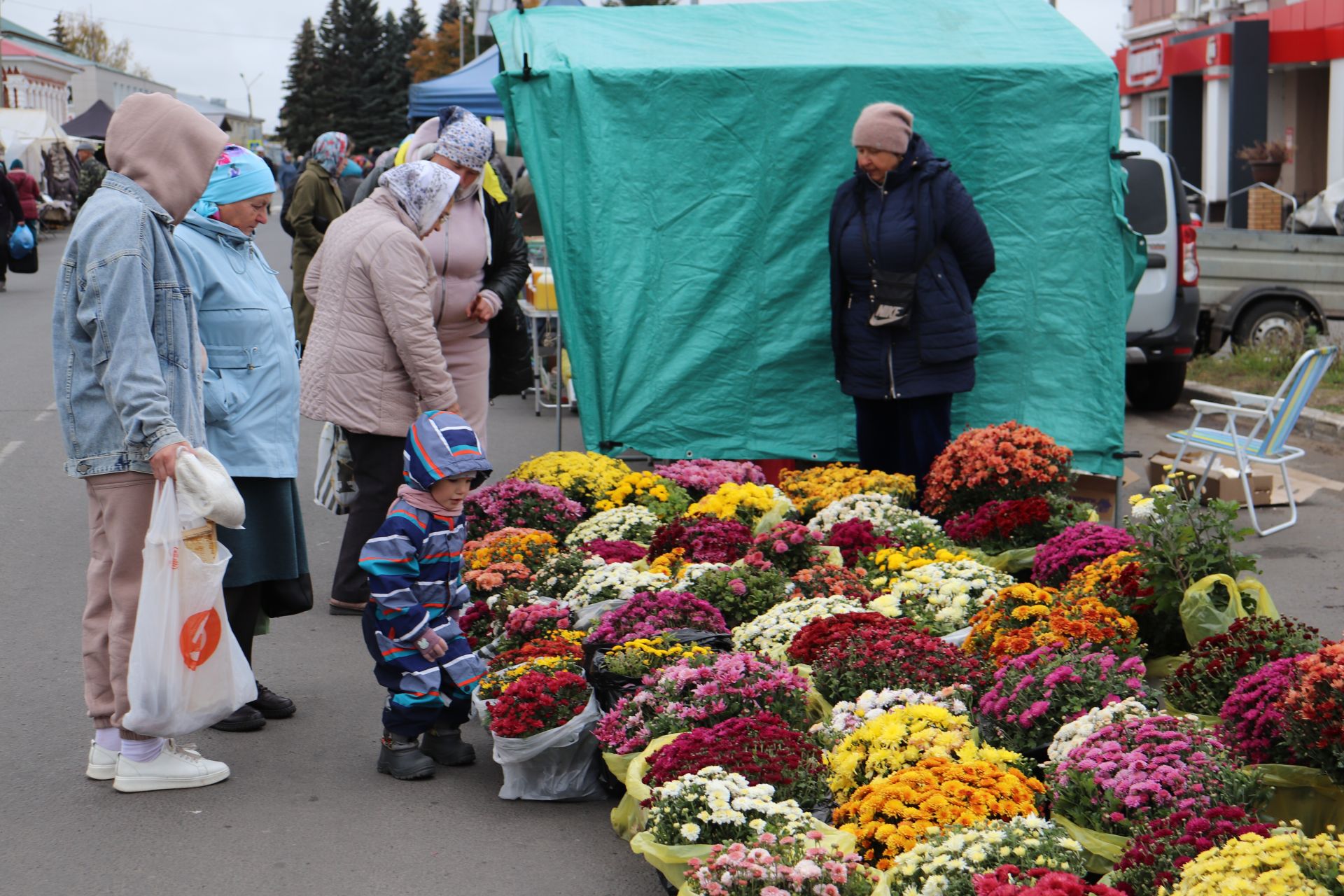 Базарлы Матакта Халыкара өлкәннәр көне уңаеннан ярминкә узды