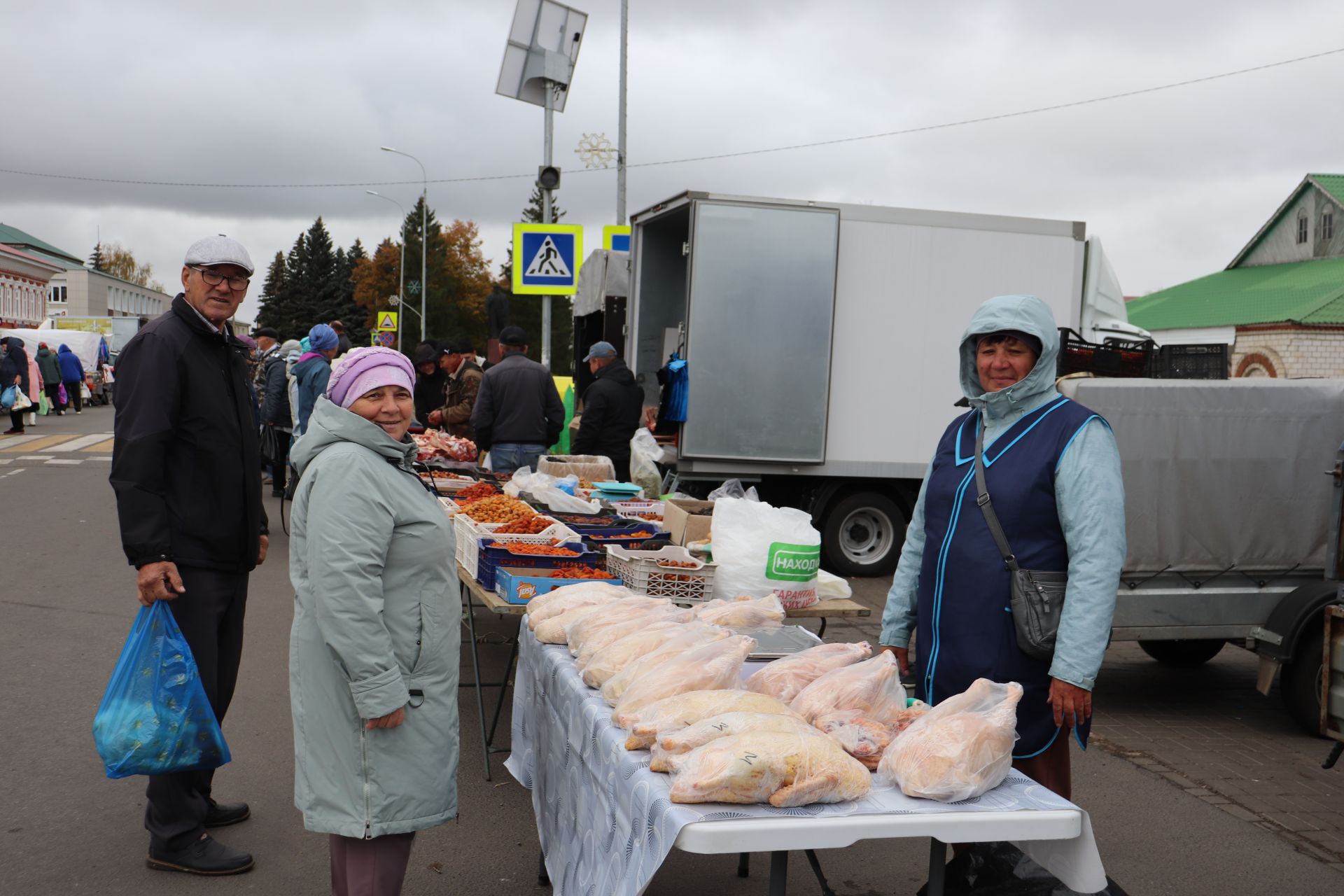 Базарлы Матакта Халыкара өлкәннәр көне уңаеннан ярминкә узды