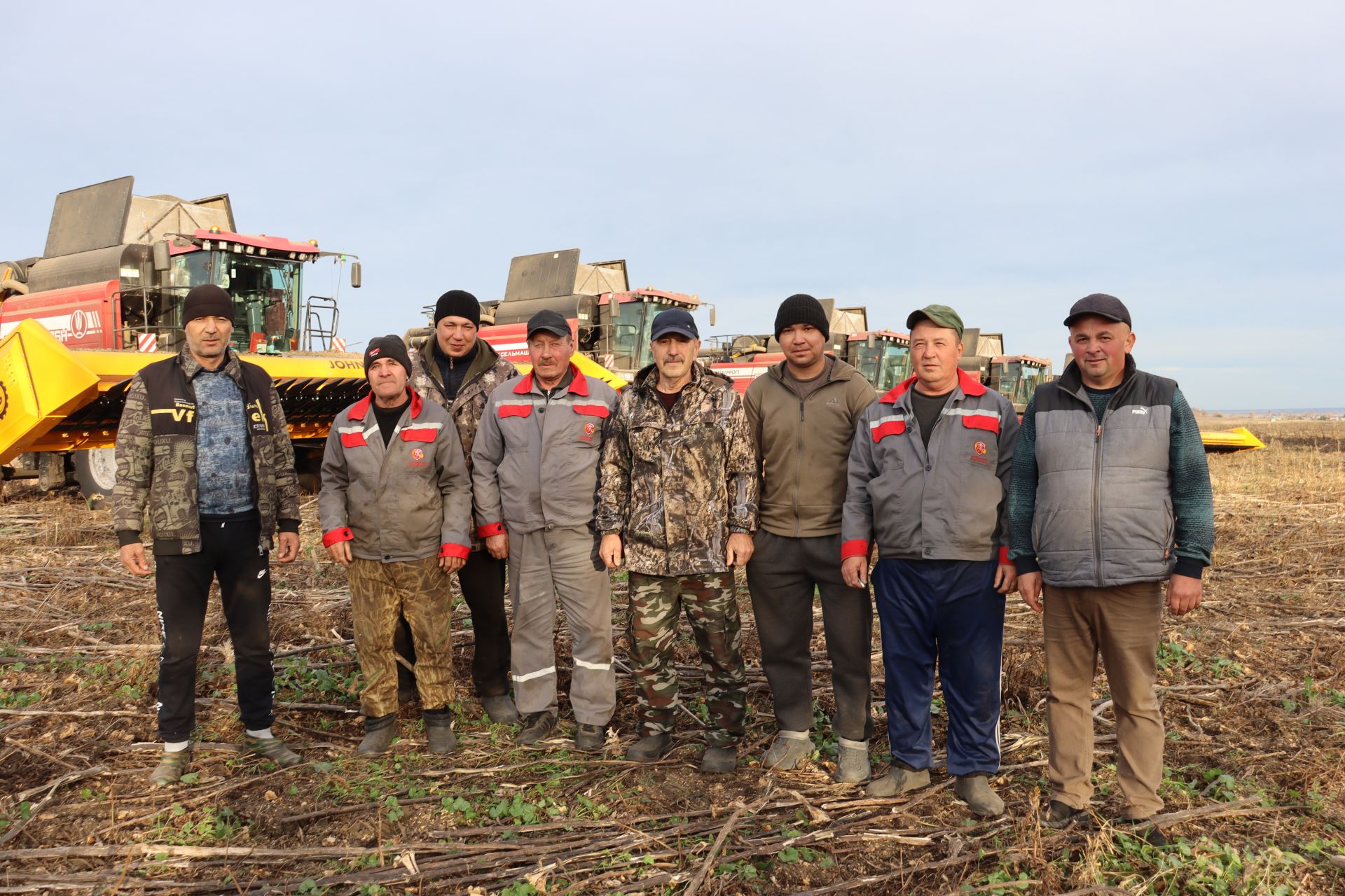 На полях Алькеевского района по-прежнему кипит работа