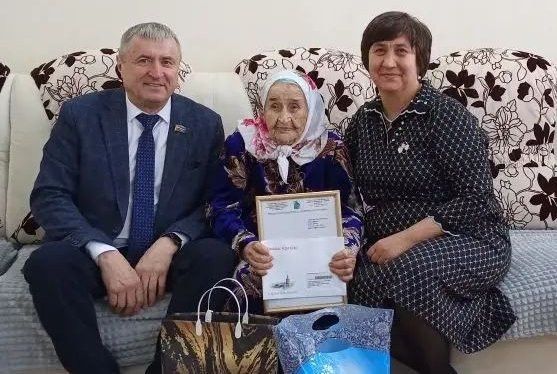 Әлки районында яшәүче тыл ветераны Миңлегөл Гафиятуллинага 101 яшь тулды