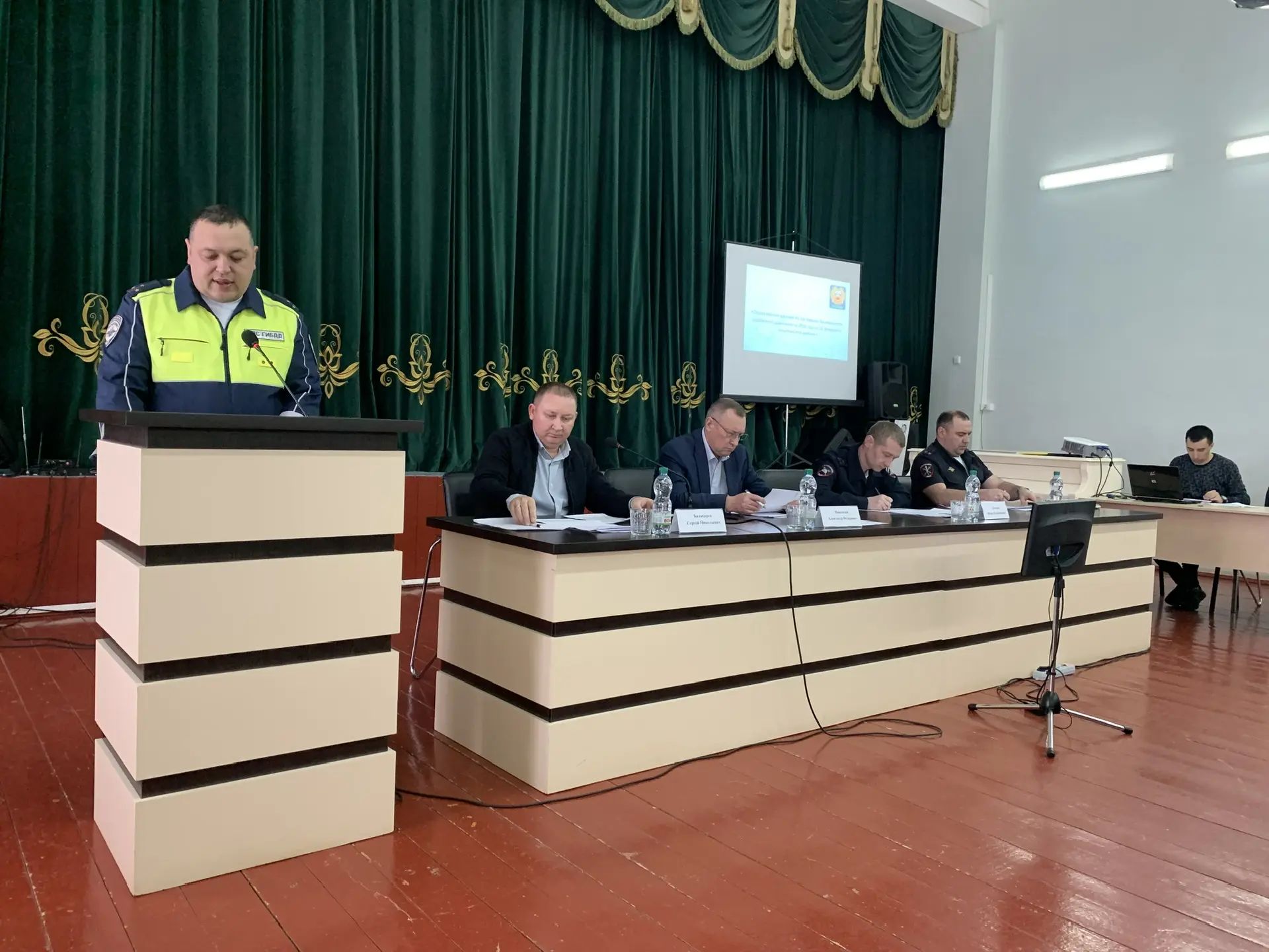В Алькеевском районе прошло заседание комиссии по безопасности дорожного движения