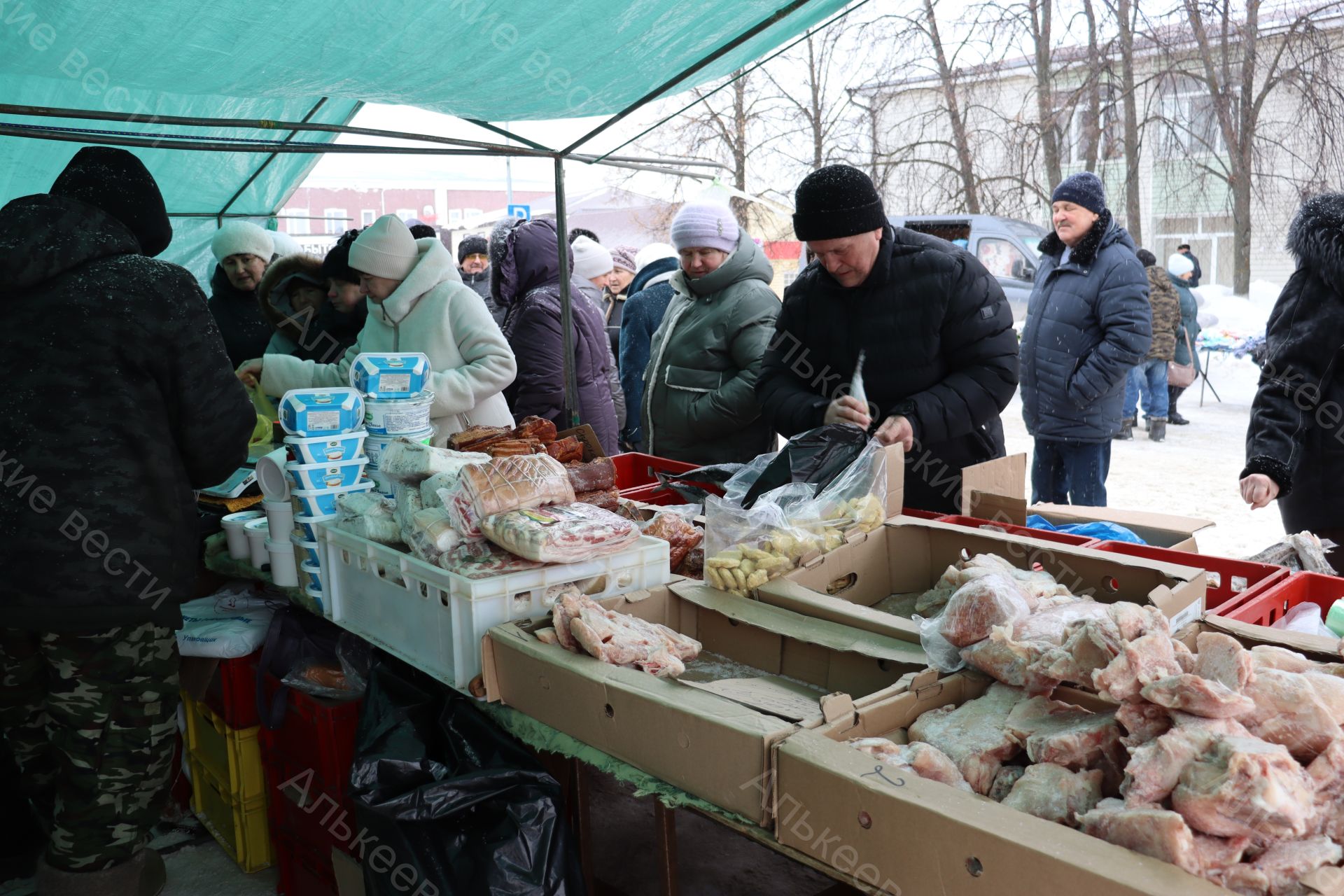 Базарлы Матак үзәгендә Май чабу бәйрәме уңаеннан ярминкә оештырылды