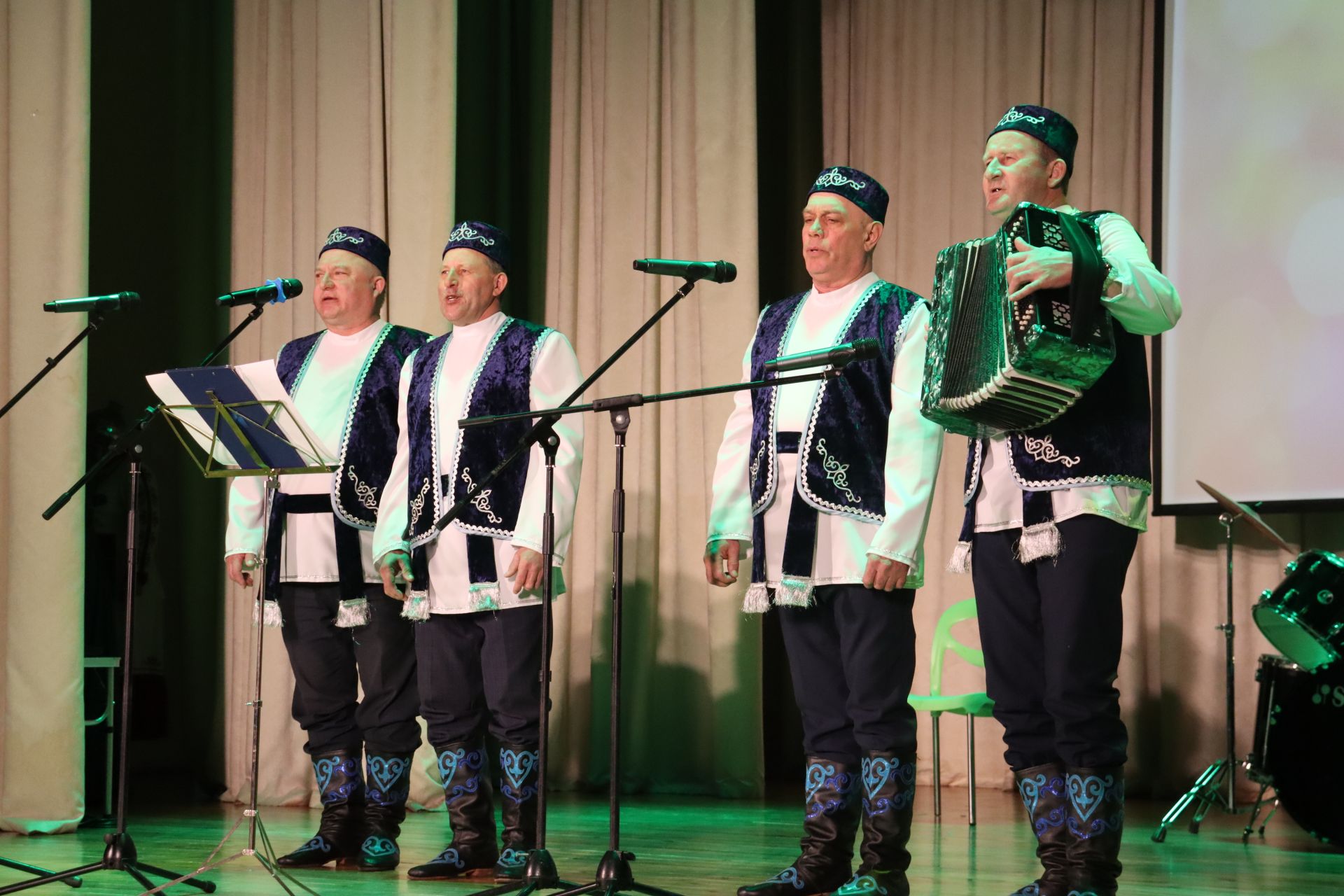 Халыкара хатын-кызлар көне уңаеннан Әлки районы мәдәният йортында җылы һәм дулкынландыргыч чара узды