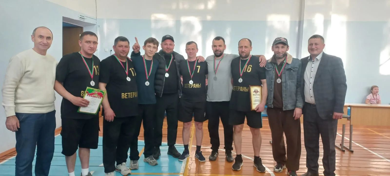 Алпаровская сборная команда 13-кратный чемпион Алькеевского района по волейболу