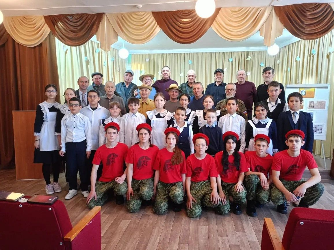 В селе Новое Алпарово  установили новую ограду на могиле боевого товарища Ирека Сулейманова