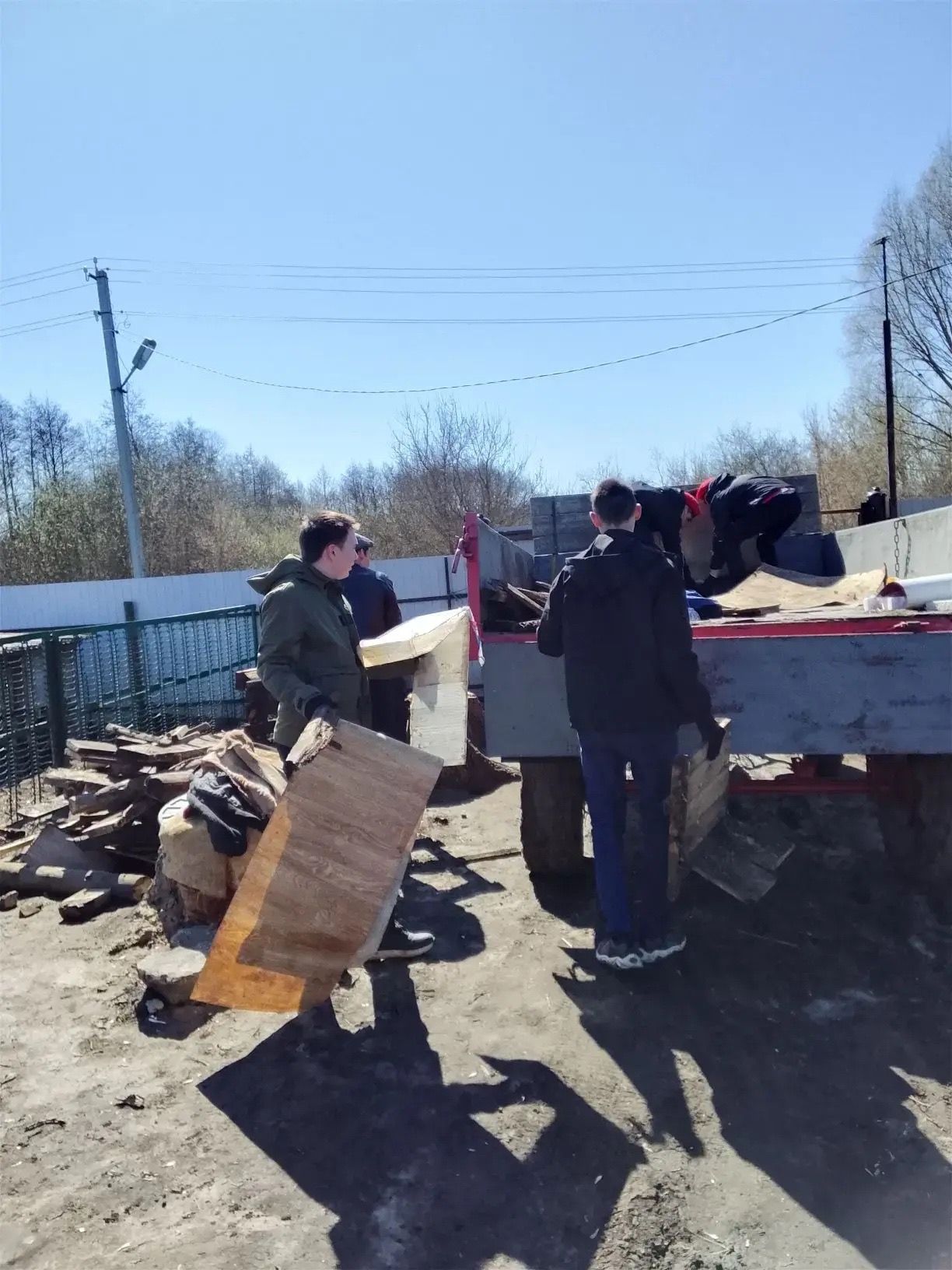 Участники Движения Первых села Юхмачи помогли маме учстника СВО