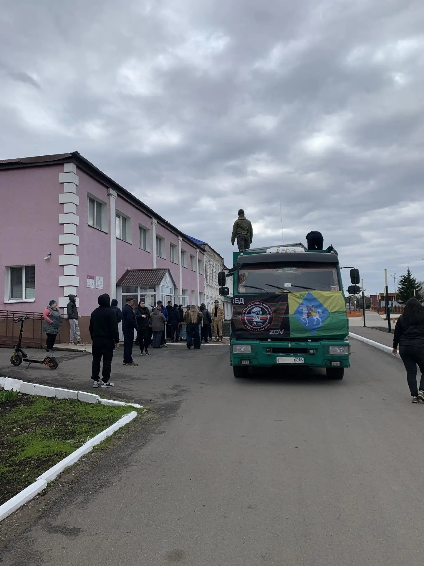 Алькеевцы с гуманитарным грузом отправились в зону СВО