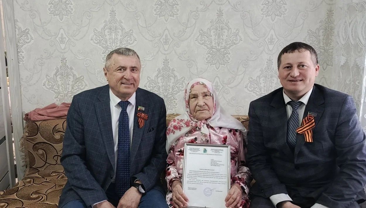 Яңа Алпар авылында яшәүче Заһидә  Гарифуллинага 1 майда 90 яшь тулды