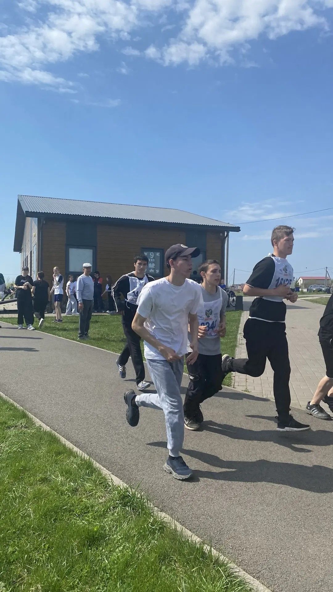 В Алькеевском районе прошел легкоатлетический кросс в честь праздника 9 мая