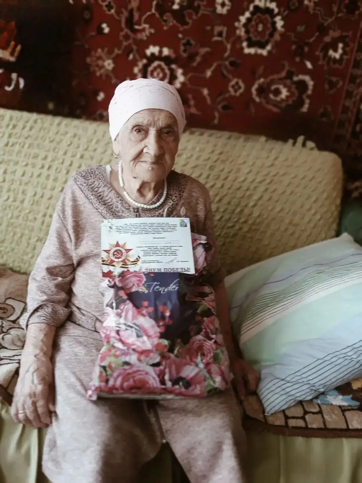 Бөек Ватан сугышы ветераннары Әлки муниципаль районы башлыгыннан бүләкләр алдылар