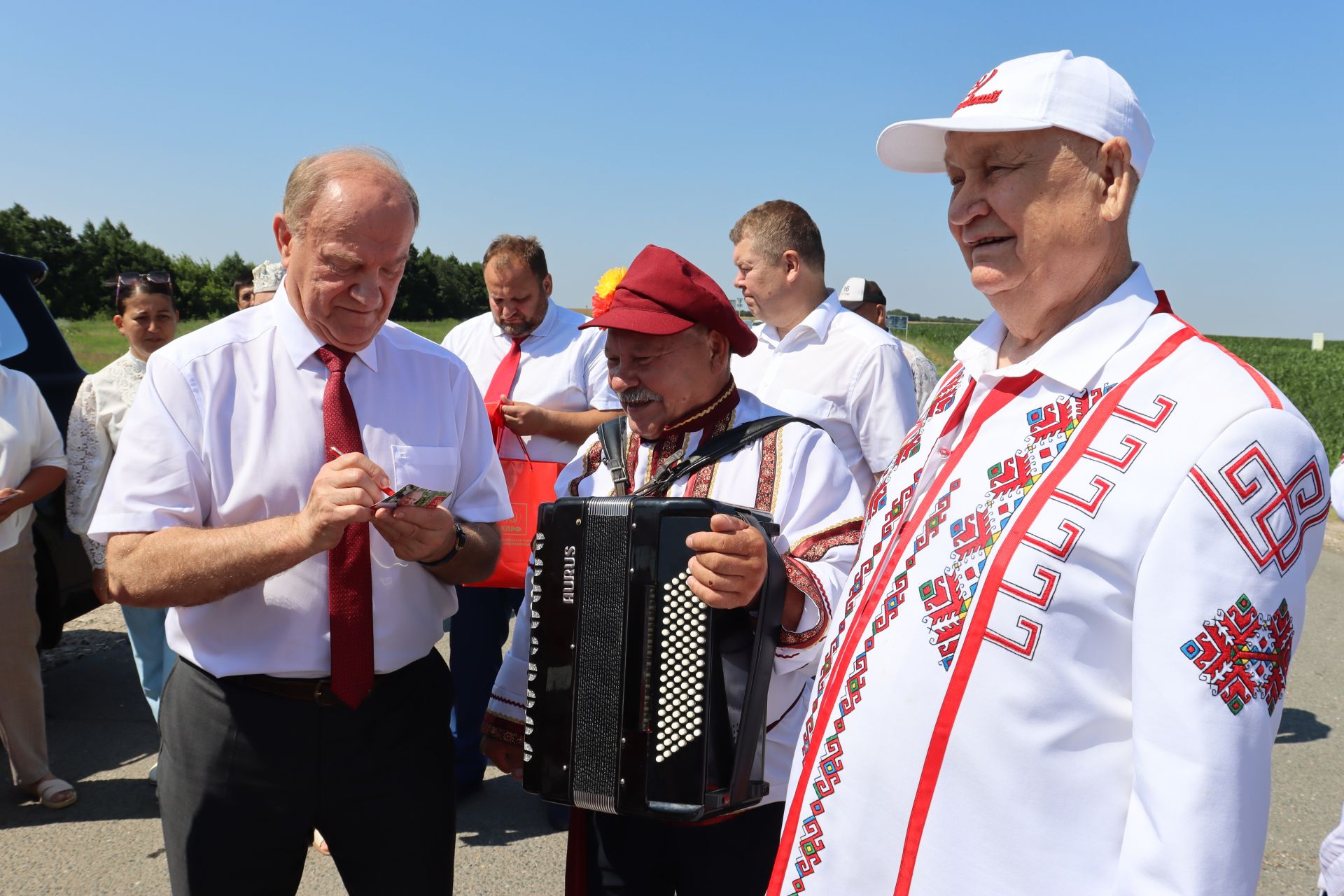 Геннадий Зюгановны Әлки җирендә каршыладык