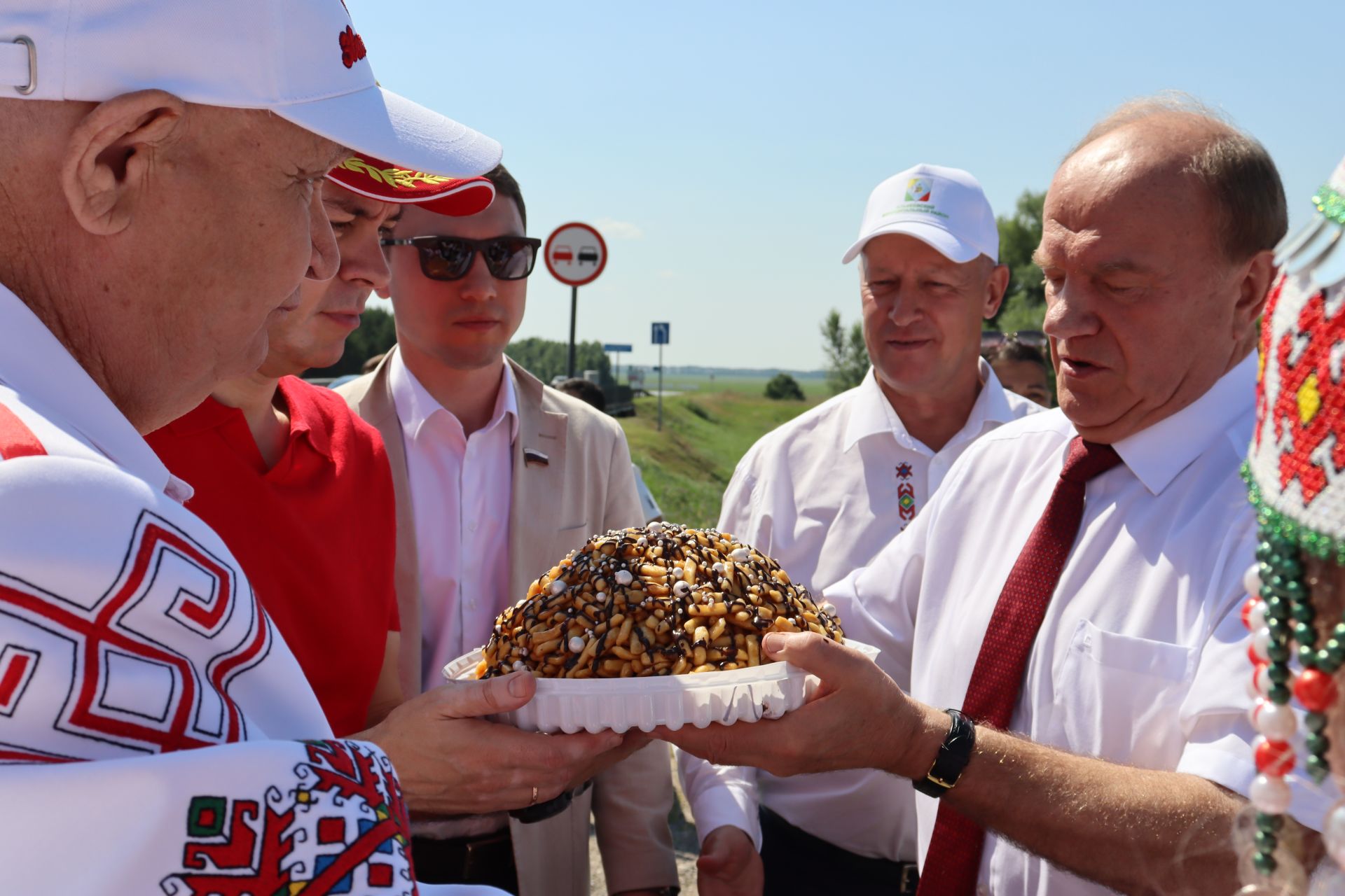 На алькеевской земле встречали Геннадия Зюганова
