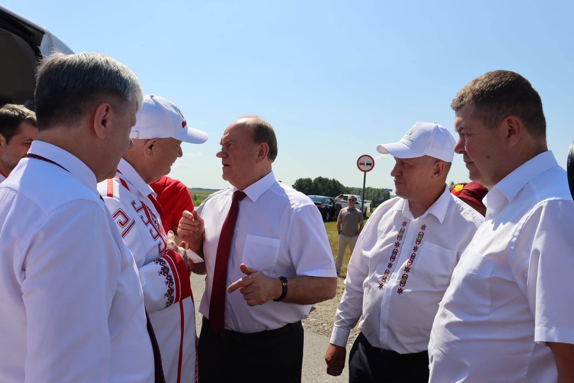 Геннадий Зюгановны Әлки җирендә каршыладык