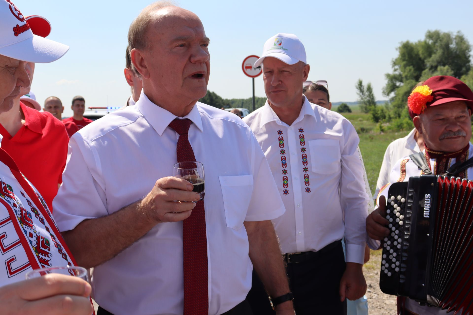 Геннадий Зюгановны Әлки җирендә каршыладык