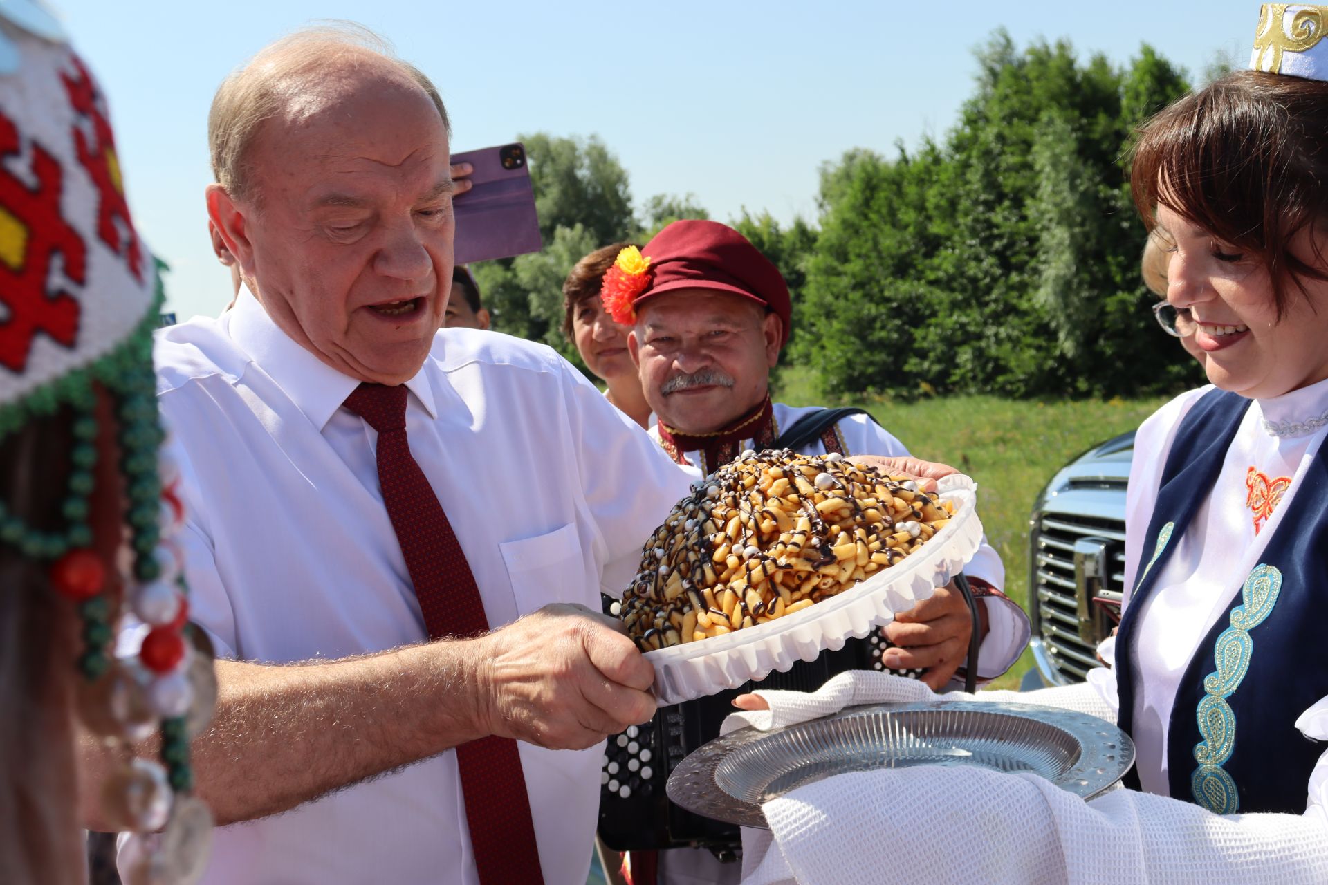 Геннадий Зюгановны Әлки җирендә каршыладык