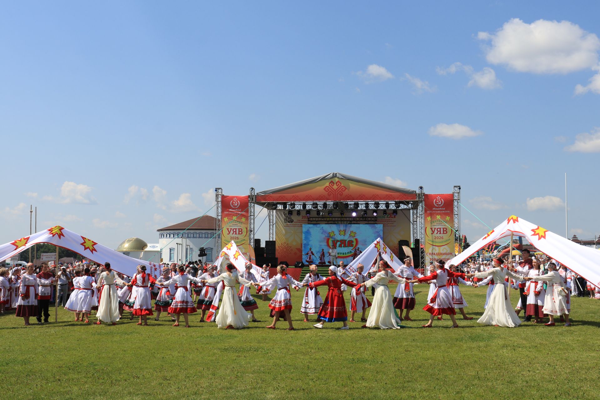 Россия халыкларының традицион мәдәнияте фестивале Әлки җирендә зур колач белән узды