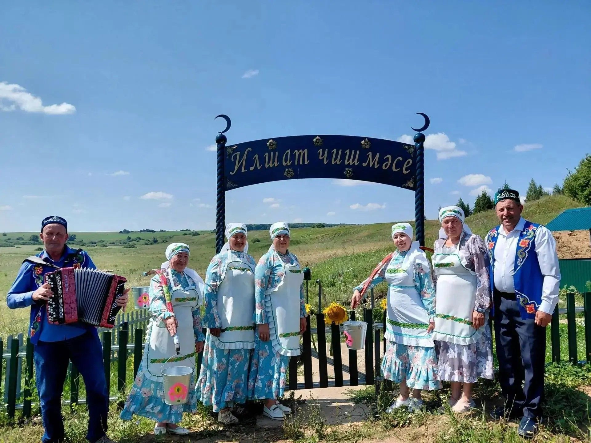 Карамалы һәм Иске Камка авылы мәдәният йорты хезмәткәрләре фольклор кичәсе уздырдылар