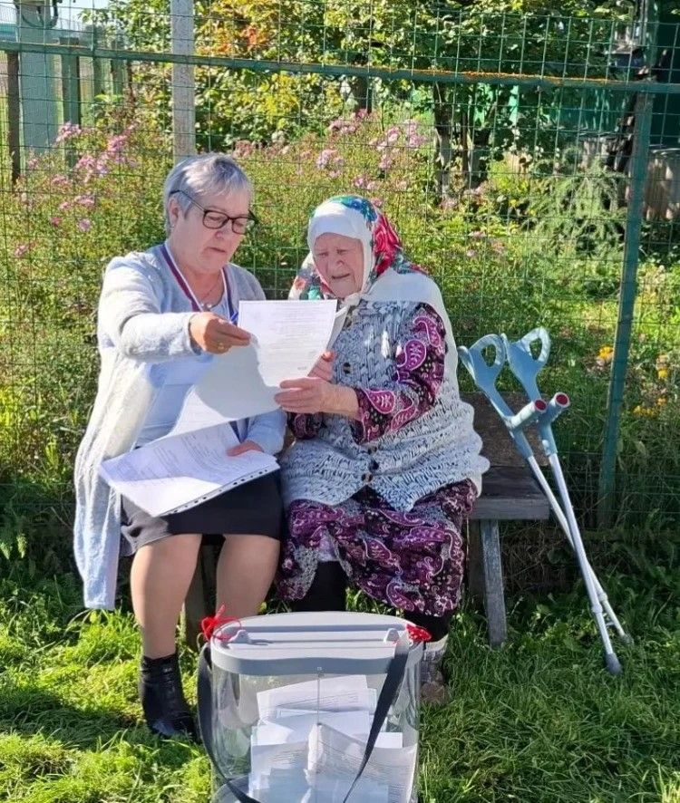 Әхмәт авылында беренче тапкыр сайлаучылар — алтау