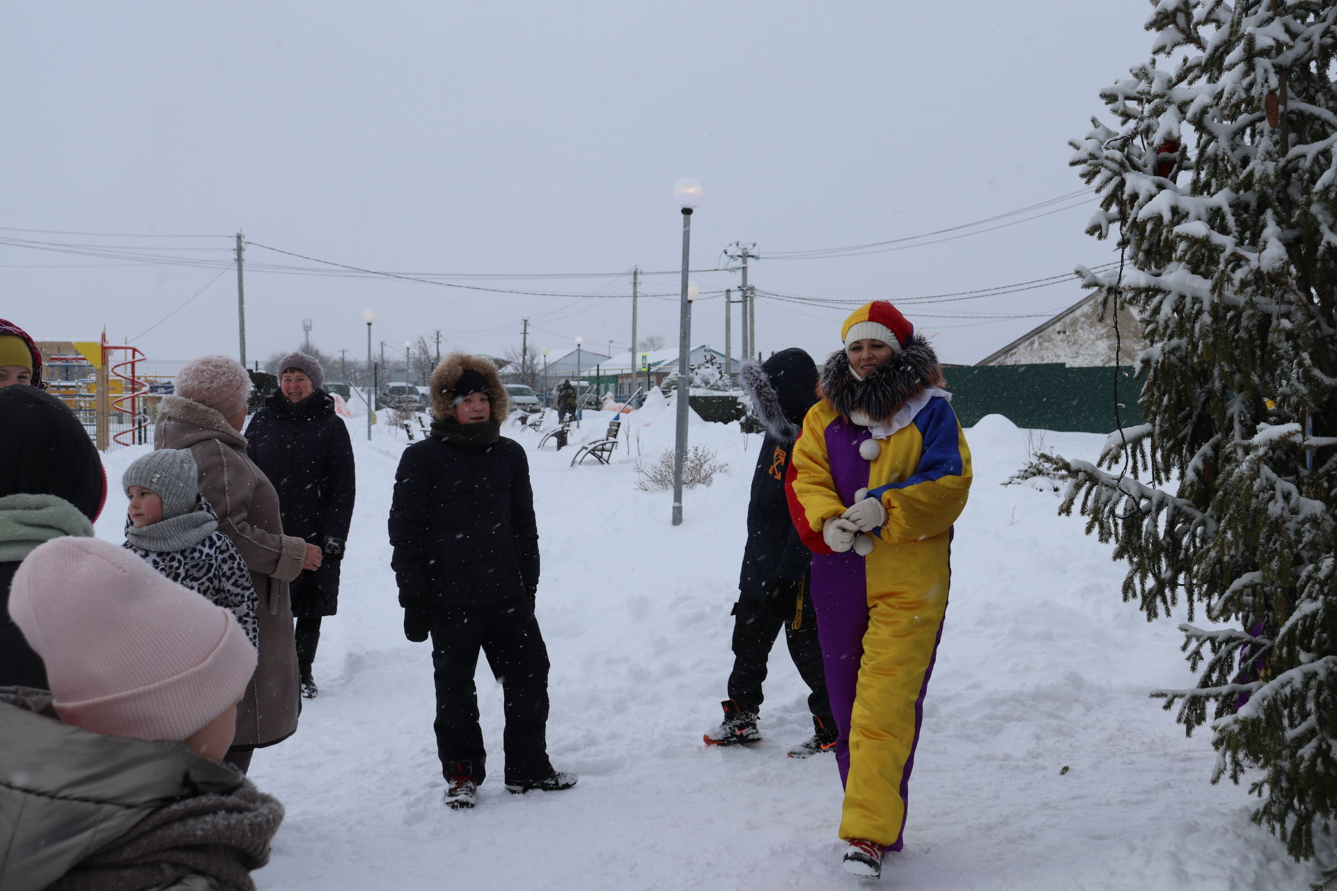 Игра "Новогодние потехи" в парке Героям