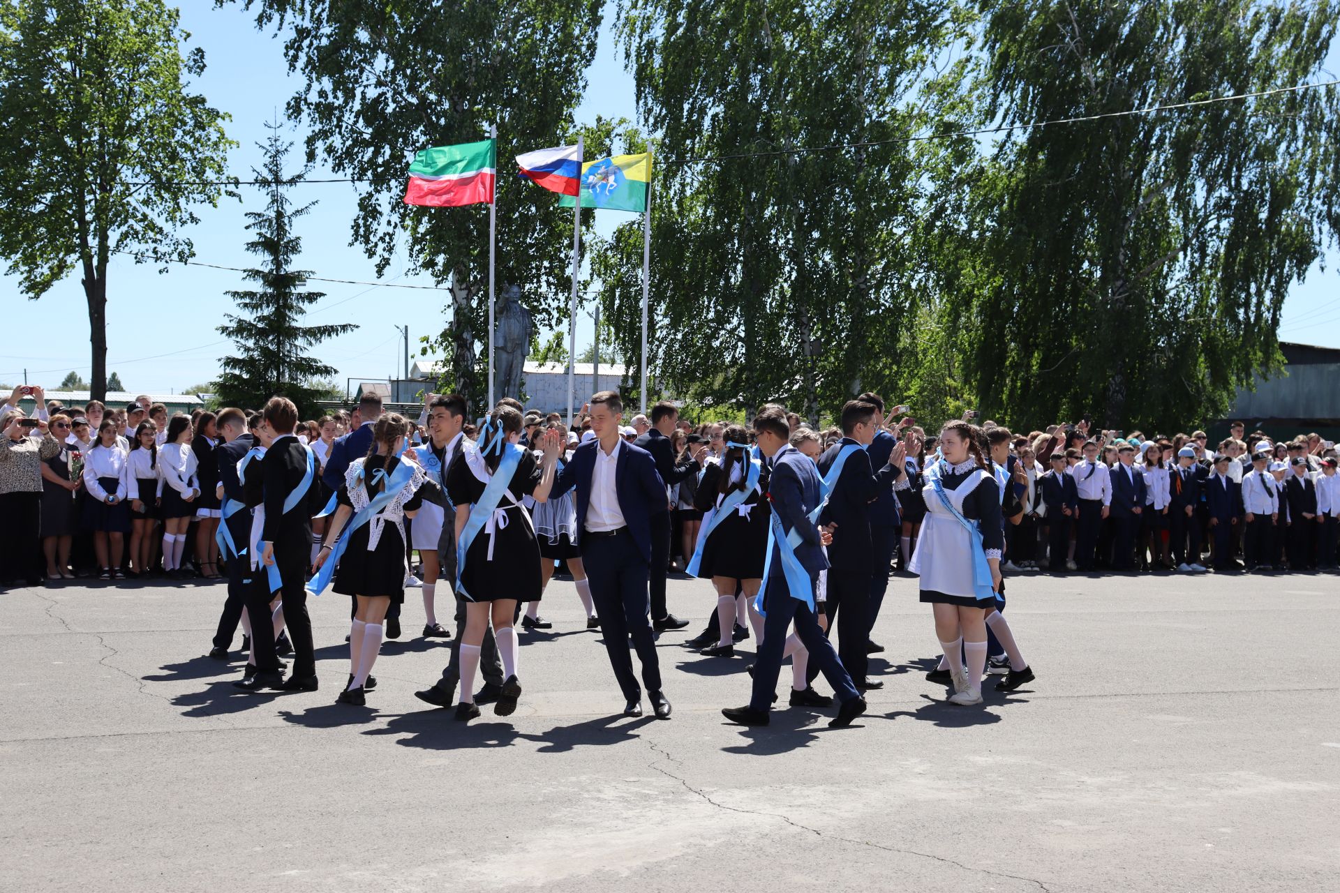 Последний Звонок в Базарно-Матакской школе. 2024 год