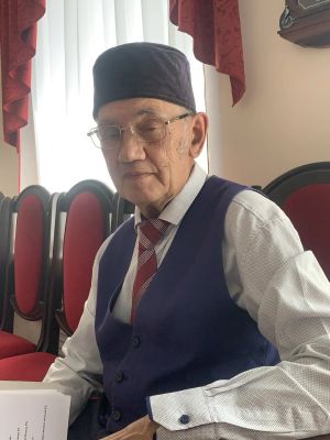 Карамалы авылында яшәүче Рүзәл Габитов китап бастыра