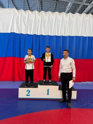 В «Алине» прошло первенство спортивной школы по борьбе на поясах