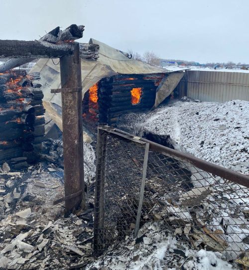 В селе Нижнее Алькеево в результате пожар сгорели баня и сарай