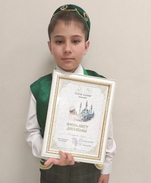 Яңа Әнҗерә авылыннан Рәзил Гобәйдуллин «Татар азаны» бәйгесендә катнашты