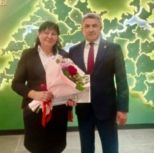 Алпар урта мәктәбе укытучысы республика конкурсында җиңүче булды