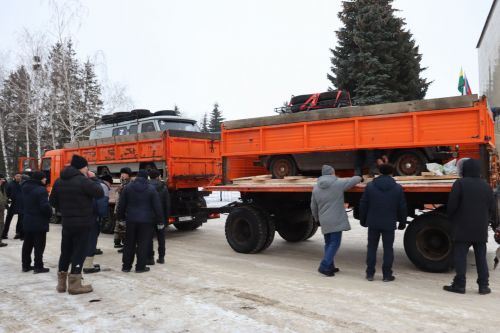 Алькеевским мобилизованным парням отправили еще два автомобиля