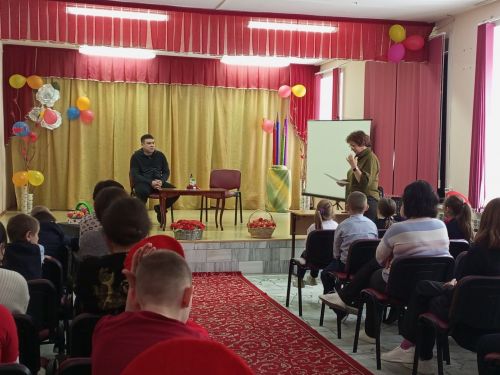 В Чувашско-Бродской школе состоялась встреча с участником СВО - Дамиром Ганеевым