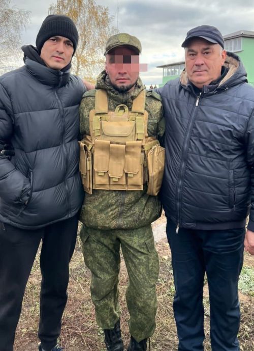 Семья Шайхутдиновых побывала у сына Руслана, воюющего в «горячей точке»