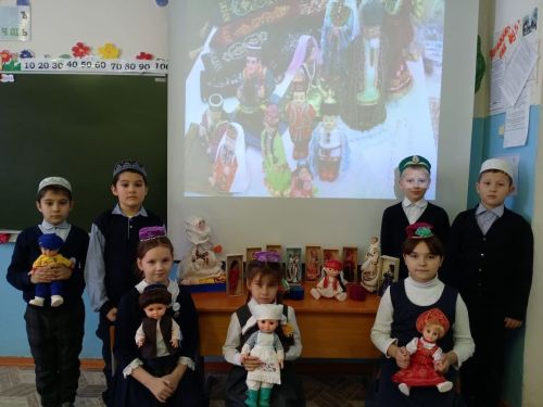 В Борискинской школе прошли классные часы на тему «Народные художественные промыслы России и Республики Татарстан»