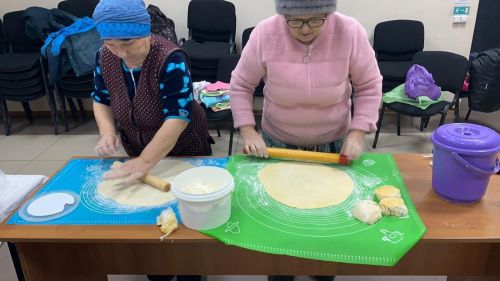 Бибай Чаллы авылы хатын-кызлары махсус операциядә катнашучы райондаш егетләребезгә токмачлар әзерләделәр