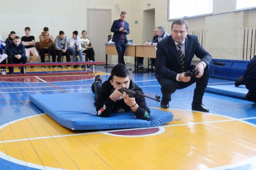 В Нижне-Алькеевской школе прошел первый этап соревновании по стрельбе