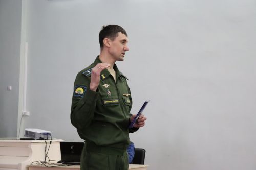 Әлки районы укучылары белән Ярославль югары хәрби училищесыннан килгән вәкилләр очрашу үткәрделәр