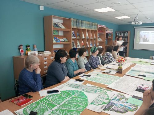 Әлки районы китапханәсендә шәҗәрәләр төзү остасы Мансур Ганиев белән очрашу узды