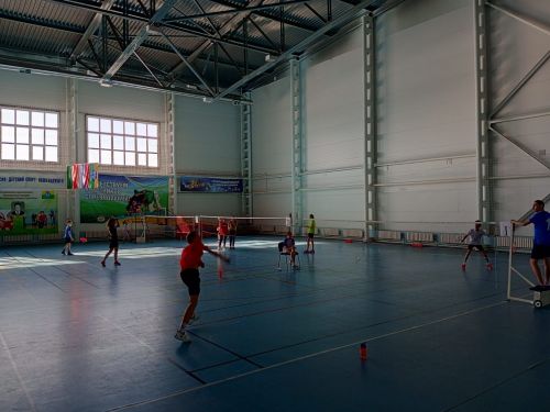 В Базарных Матаках проходят соревнование по бадминтону, посвященная памяти Шайхутдинова Асхата Гараевича