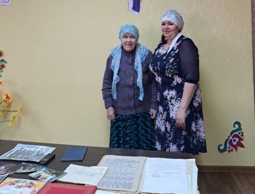 Карга авылында хәзерге вакытта лаеклы ялда булган Лена Вәгыйзова белән очрашу булды
