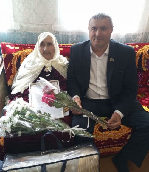 Югары Әлки авылындаяшәүче Ләмига Хәмитова 95 яшьлек юбилеен билгеләп үтте