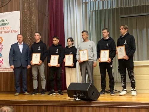 Александр Никошин Әлки «Форпост» отрядына Мактау грамоталары тапшырды